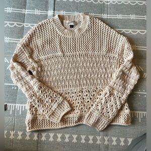 Universal Threads crochet top